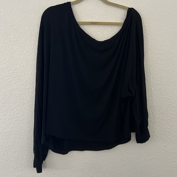 Women's Black Drape Off The Shoulder Batwing Asymmetrical Long Sleeve Top - Picture 4 of 8